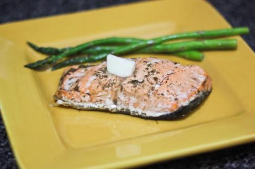 Cómo cocinar el salmón congelado sin descongelar en el horno