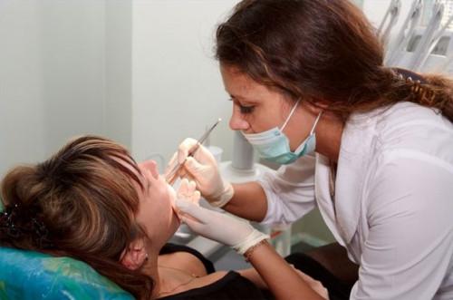 ¿Cómo encontrar NHS dentistas de emergencia