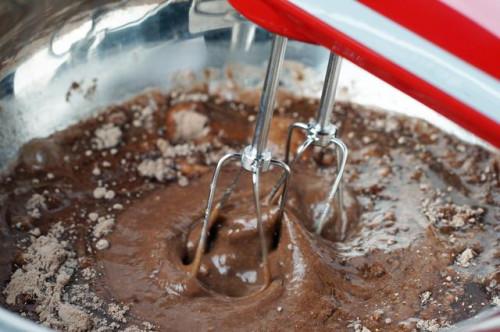 Cómo agregar Pudín de una mezcla de torta empaquetada