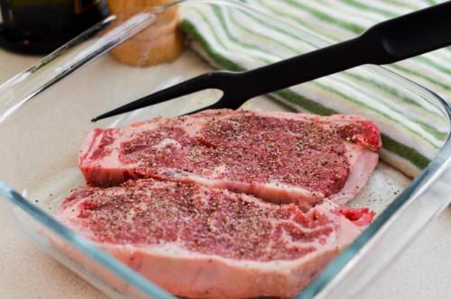 Cómo cocinar Nueva York Strip Filetes en una parrilla de George Foreman