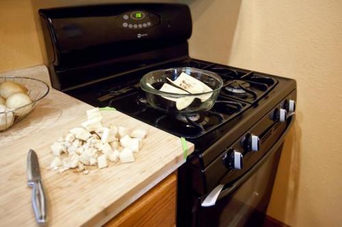 Cómo cocinar una berenjena blanca pequeña