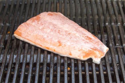 Cómo cocinar salmón sin piel