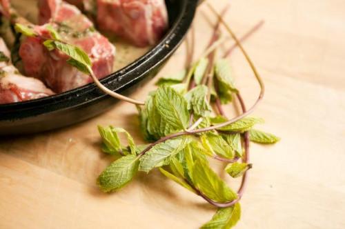 Maneras de cocinar chuletas de cordero