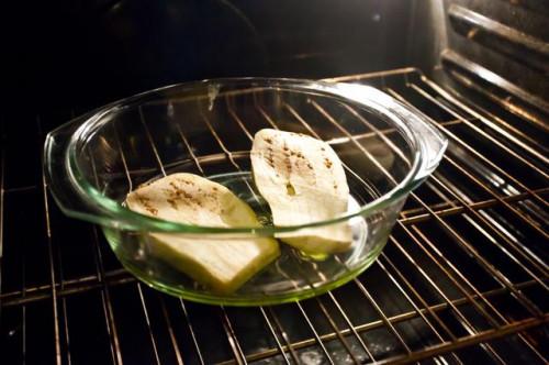 Cómo cocinar una berenjena blanca pequeña