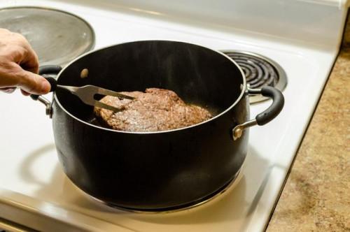 ¿Cómo puedo cocinar carne ablandada fondo redondo?