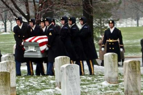 Cómo visitar las tumbas en el cementerio nacional de Arlington