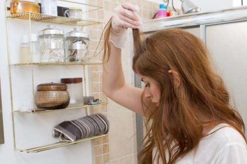 Cómo Obtener el verde fuera del Cabello castaño