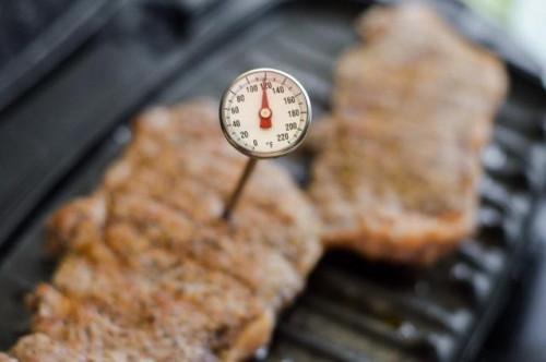 Cómo cocinar Nueva York Strip Filetes en una parrilla de George Foreman