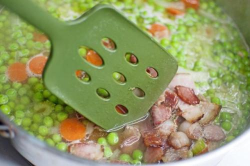 Cómo cocinar guisantes Sur de la cremallera Con Tocino