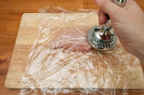 Cómo cocer al horno pechos sin piel sin hueso de pollo en el horno y mantiene más tiernos