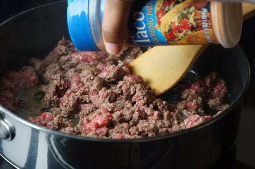 Cómo cocinar la carne picada en una sartén