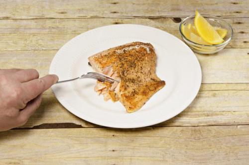 Cómo cocinar el salmón a la plancha