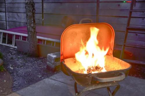 Cómo cocinar el salmón a la parrilla en una lámina