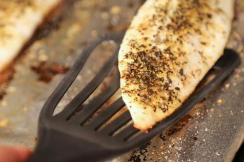 Cómo cocinar filetes de tilapia en el horno